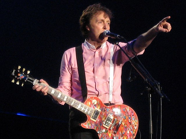 Paul McCartney, 2009 (Eddie Janssens, CC BY 3.0 , via Wikimedia Commons)
