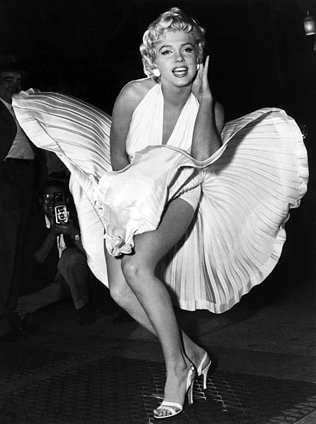 Marilyn_Monroe_photo_pose_Seven_Year_Itch.Published-by-Corpus-Christi-Caller-Times-photo-from-Associated-Press-Public-domain-via-Wikimedia-Commons.
