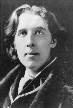 Oscar Wilde (Napoleon Sarony, Public domain, via Wikimedia Commons)