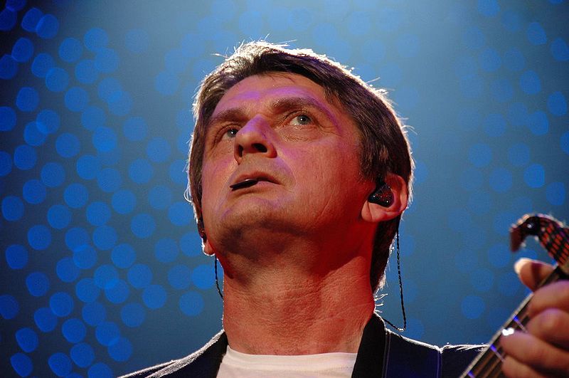 Mike Oldfield (Foto Alexander Schweigert derivative-work-Losmi CC-BY-2.0-https-creative commons.orglicensesby2.0-via-Wikimedia-Commons