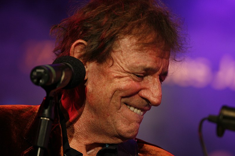 Jack Bruce (Foto: Christian Sahm, CC BY SA 2.0 https creative commons.orglicenses by sa2.0, via Wikimedia Commons)