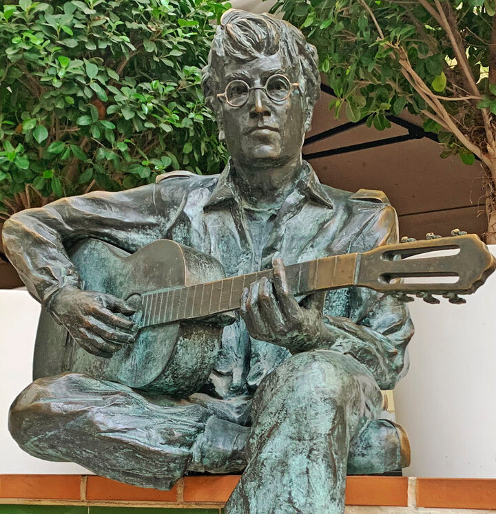 Lennon-Skulptur in Almeria (Foto: Gerd Coordes)